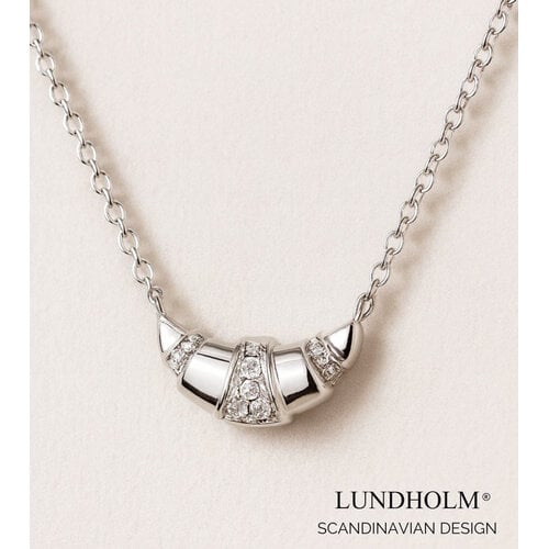 Lundholm Nilla – Ketting met Croissant Hanger – Zilverkleurig Lundholm Nilla – Ketting met Croissant Hanger – Zilverkleurig