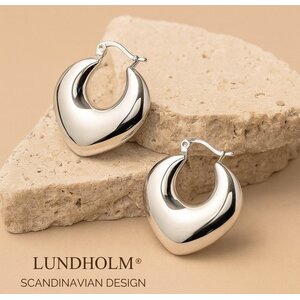 Lundholm Alira – Chunky Statement Hoop Earrings 2.5 cm – Silver-Tone