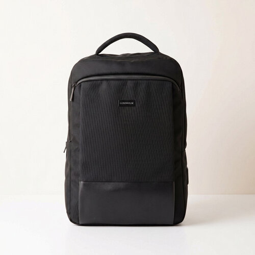 Lundholm Laptop Rugzak Heren 22L met USB-poort – Diep Zwart Lundholm Laptop Rugzak Heren 22L met USB-poort – Diep Zwart