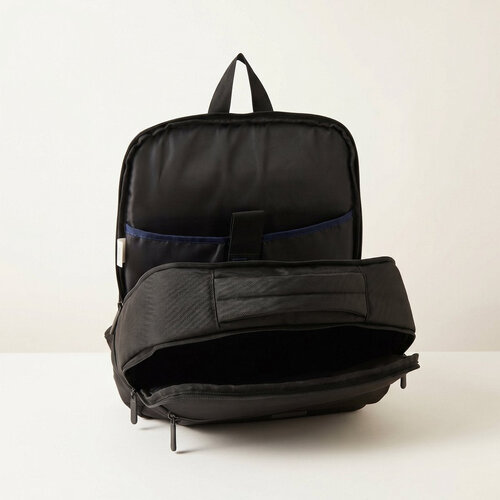 Lundholm Laptop Rugzak Heren 22L met USB-poort – Diep Zwart Lundholm Laptop Rugzak Heren 22L met USB-poort – Diep Zwart