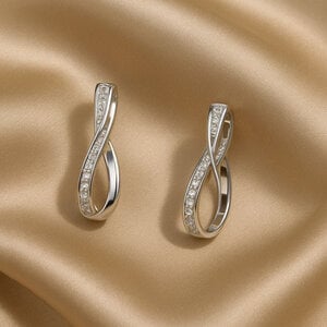 Lundholm Rosaline – Geometric Cubic Zirconia Earrings – Silver (S925)