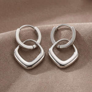 Lundholm Julia – Square Drop Earrings – Silver-Tone Lundholm Julia – Square Drop Earrings – Silver-Tone