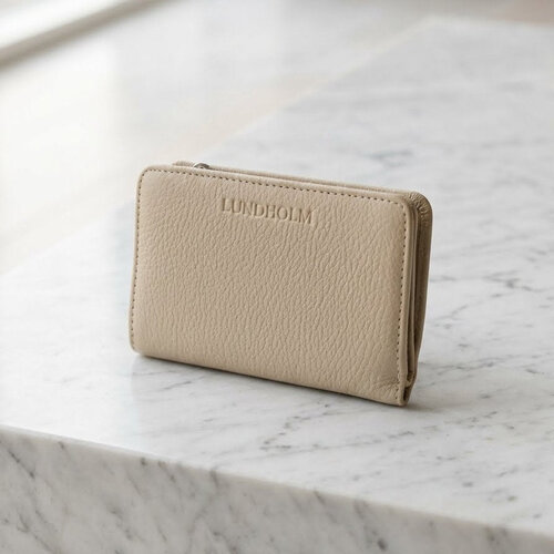 Lundholm Byske – Dames Portemonnee 8 Pasjes met RFID – Beige Lundholm Byske – Dames Portemonnee 8 Pasjes met RFID – Beige