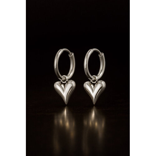 Lundholm Saltrup – Earrings with Heart Charm for Women – Gold-Tone Lundholm Saltrup – Earrings with Heart Charm for Women – Gold-Tone