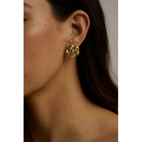 Lundholm Rosie – Bloem Statement Oorstekers Dames – Goudkleurig