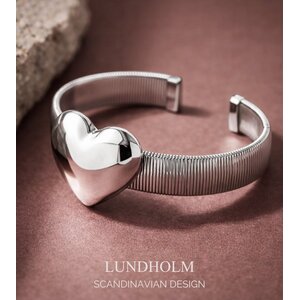 Lundholm Lova – Armreif mit Herz Damen – Silberfarben Lundholm Lova – Armreif mit Herz Damen – Silberfarben