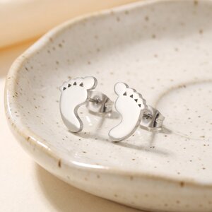 Lundholm Bebe – Baby Feet Stud Earrings for Women – Silver-Tone