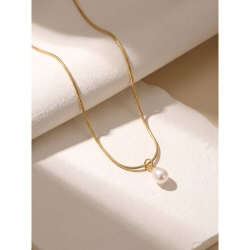 Lundholm Lundholm Florine Parel Ketting Dames Goud kleurig – Premium Stainless Steel Gold Plated – Ketting met Druppelvormige Imitatieparel Hanger Lundholm Lundholm Florine Parel Ketting Dames Goud kleurig – Premium Stainless Steel Gold Plated – Ketting met Druppelvormige Imitatieparel Hanger