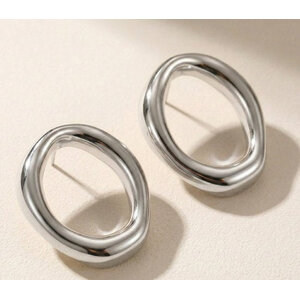 Lundholm Fenne – Geometrische Statement Oorbellen – Zilverkleurig Lundholm Fenne – Geometrische Statement Oorbellen – Zilverkleurig