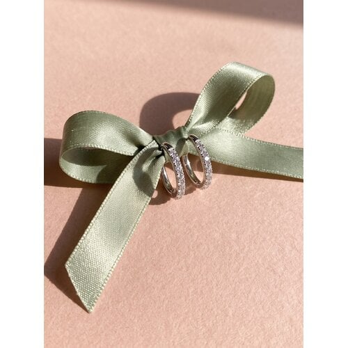 Lundholm Delia – Kleine Oorringen met Zirkonia 18 mm – Zilverkleurig Lundholm Delia – Kleine Oorringen met Zirkonia 18 mm – Zilverkleurig