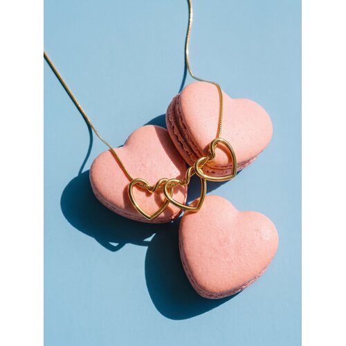 Lundholm Luv – Necklace with Three Hearts for Women – Gold-Tone