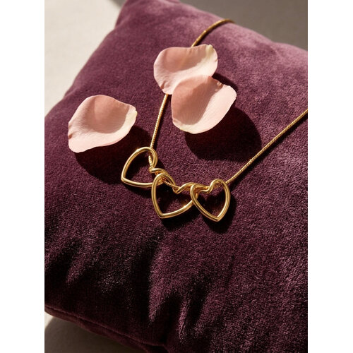 Lundholm Luv – Necklace with Three Hearts for Women – Gold-Tone