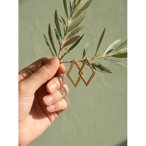 Lundholm Elvine – Geometrische Statement-Ohrringe – Goldfarben Lundholm Elvine – Geometrische Statement-Ohrringe – Goldfarben