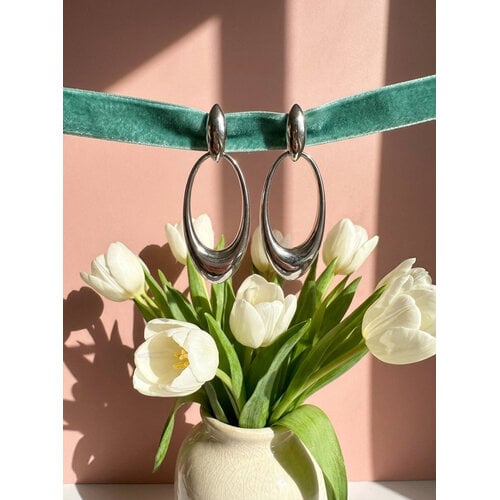 Lundholm Kaia – Lange Ovale Statement Oorhangers Dames