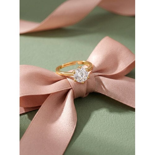 Lundholm Asta – Adjustable Solitaire Ring with Cubic Zirconia – Gold-Tone