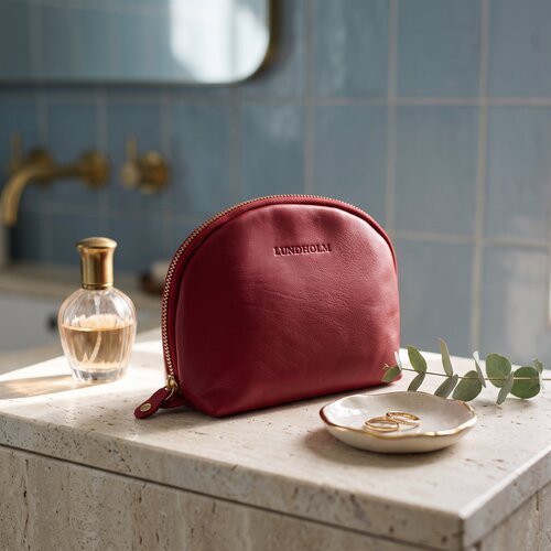 Lundholm Women's Leather Make-up Bag – Red Lundholm Women's Leather Make-up Bag – Red