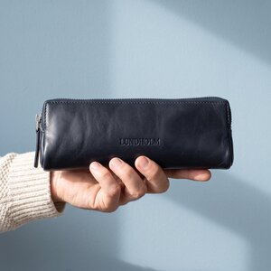 Lundholm Arvika – Leather Pencil Case – Dark Blue Lundholm Arvika – Leather Pencil Case – Dark Blue