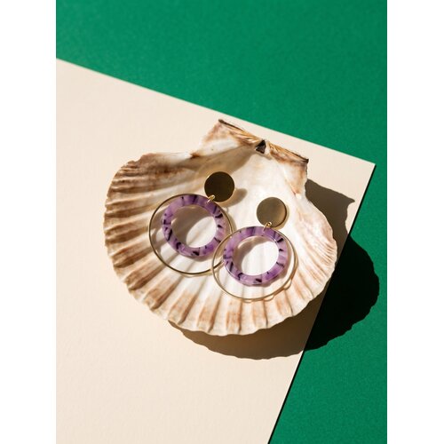 Lundholm Lucienne – Statement Drop Earrings with Lilac Ring 6.2 cm – Gold-Tone Lundholm Lucienne – Statement Drop Earrings with Lilac Ring 6.2 cm – Gold-Tone