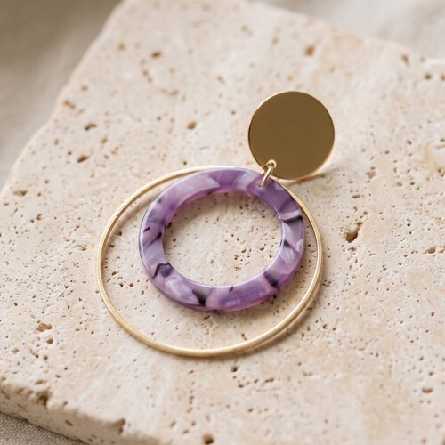 Lundholm Lucienne – Statement Drop Earrings with Lilac Ring 6.2 cm – Gold-Tone Lundholm Lucienne – Statement Drop Earrings with Lilac Ring 6.2 cm – Gold-Tone