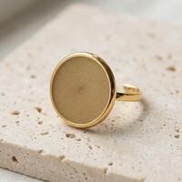 Tamsin – Statement Ring with Round Flat Stone – Gold-Tone