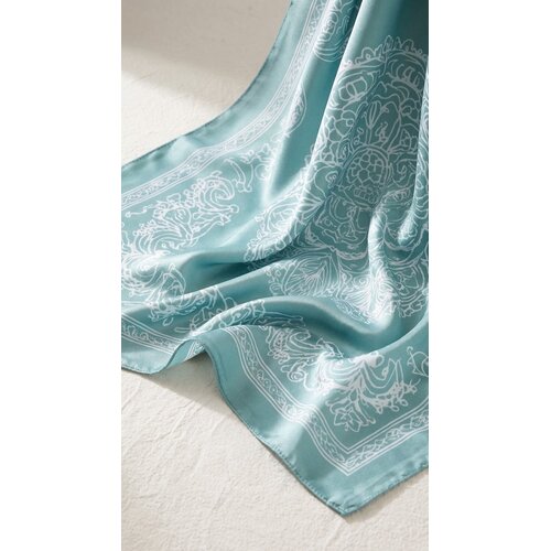 Lundholm Elian – Square Faux Silk Scarf 70 x 70 cm – Blue Lundholm Elian – Square Faux Silk Scarf 70 x 70 cm – Blue