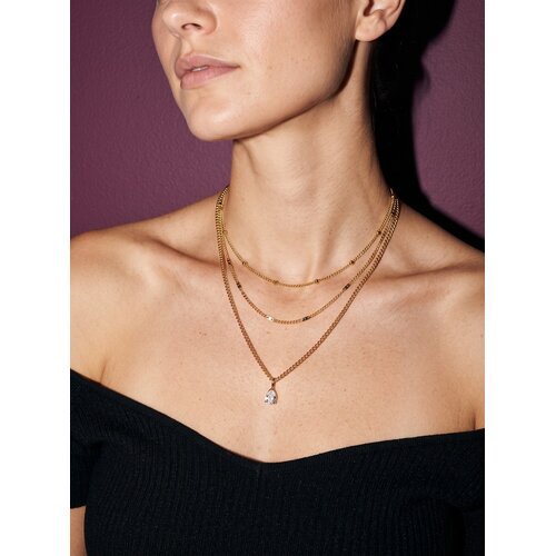 Lundholm Lucille – Drielaagse Ketting met Zirkonia – Goudkleurig Lundholm Lucille – Drielaagse Ketting met Zirkonia – Goudkleurig