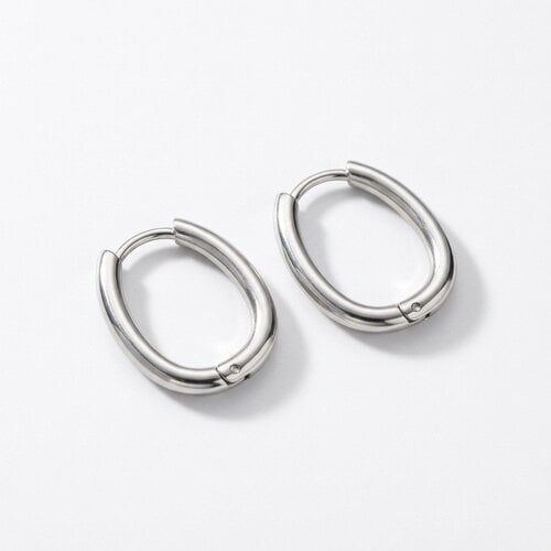 Lundholm Nori – Ovale Oorringen 23 mm – Zilverkleurig Lundholm Nori – Ovale Oorringen 23 mm – Zilverkleurig