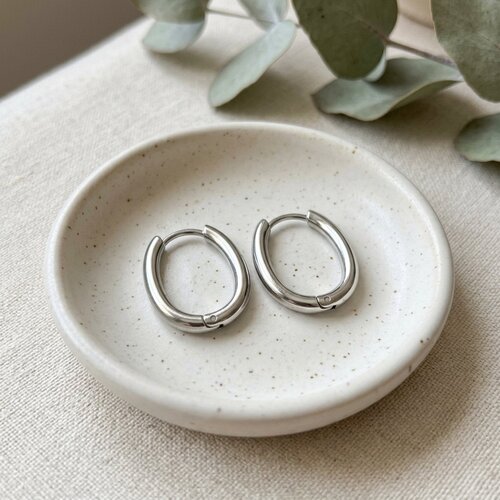 Lundholm Nori – Oval Hoops 23 mm – Silver-Tone Lundholm Nori – Oval Hoops 23 mm – Silver-Tone