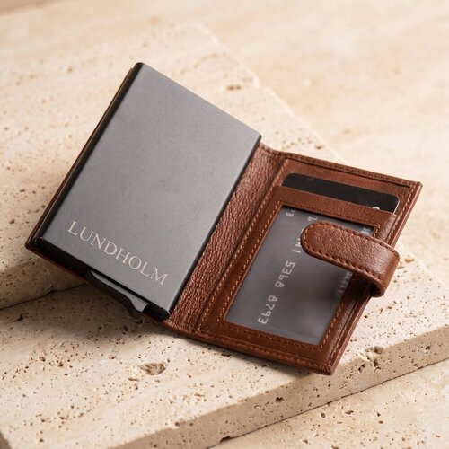 Lundholm Men's Gift Set – Örebro Card Holder & Björn Bracelet Tiger's Eye – Brown Lundholm Men's Gift Set – Örebro Card Holder & Björn Bracelet Tiger's Eye – Brown