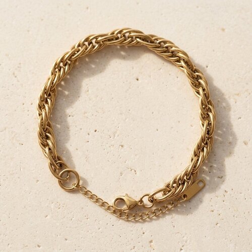 Lundholm Clementine – Dubbel Gedraaide Schakelarmband – Goudkleurig Lundholm Clementine – Dubbel Gedraaide Schakelarmband – Goudkleurig