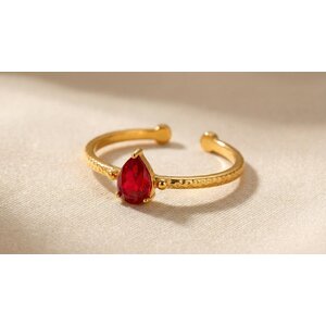 Lundholm Florence – Ring met Rode Hartsteen – Goudkleurig Lundholm Florence – Ring met Rode Hartsteen – Goudkleurig