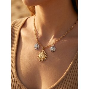 Lundholm Helia – Charm Necklace with Three Suns – Gold- and Silver-tone Lundholm Helia – Charm Necklace with Three Suns – Gold- and Silver-tone