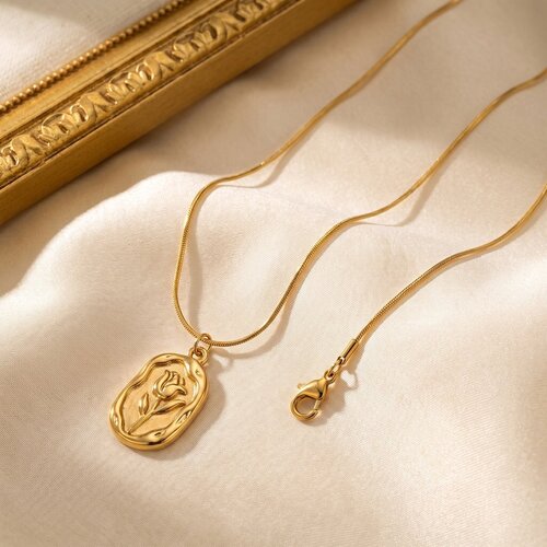 Lundholm Liesje – Necklace with Tulip Pendant – Gold-Tone Lundholm Liesje – Necklace with Tulip Pendant – Gold-Tone