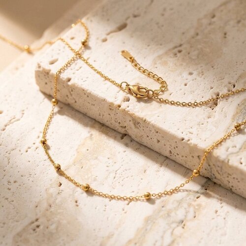 Lundholm Tilde – Anchor Chain with Beads – Gold-Tone Lundholm Tilde – Anchor Chain with Beads – Gold-Tone