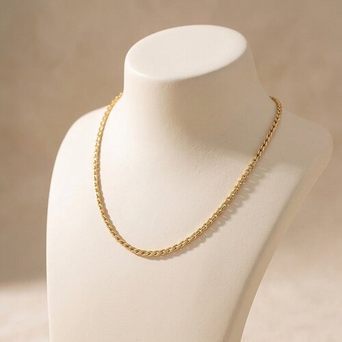 Lundholm Siri – Twisted Link Chain 3 mm – Gold-Tone Lundholm Siri – Twisted Link Chain 3 mm – Gold-Tone