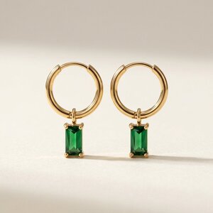 Lundholm Gemma – Huggie Hoops with Cubic Zirconia Charm – Emerald Green