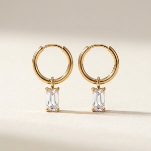 Lundholm Gemma – Huggie Hoops with Cubic Zirconia Charm – Clear