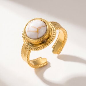 Lundholm Ronja – Ornate Ring with Natural Stone – White