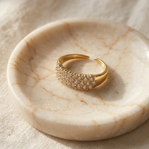 Lundholm Stella – Pavé Ring met Zirkonia – Goudkleurig