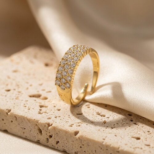 Lundholm Stella – Pavé Ring met Zirkonia – Goudkleurig