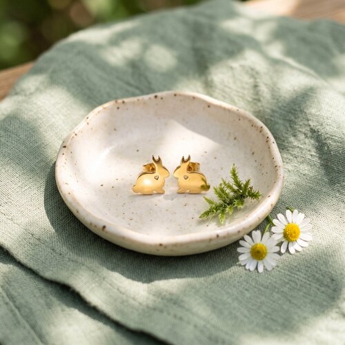 Lundholm Bonnie – Bunny Stud Earrings 1 cm – Gold-Tone Lundholm Bonnie – Bunny Stud Earrings 1 cm – Gold-Tone