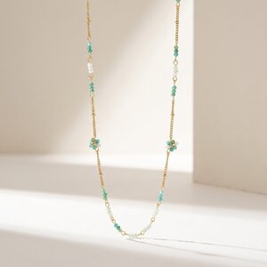 Lundholm Dahlia – Long Necklace with Beads and Flowers – Green Lundholm Dahlia – Long Necklace with Beads and Flowers – Green