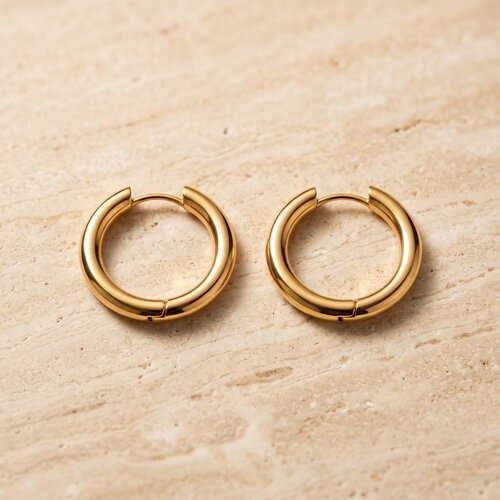 Lundholm Amber – Classic Hoops 2 cm – Gold-Tone Lundholm Amber – Classic Hoops 2 cm – Gold-Tone