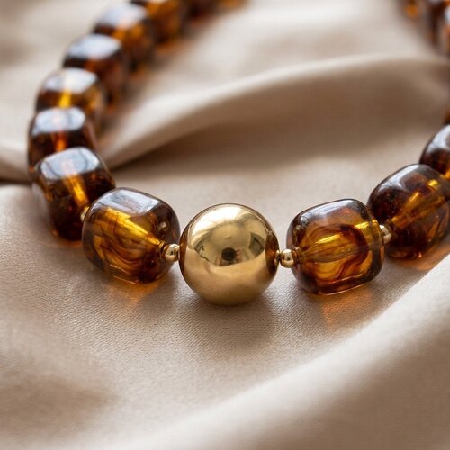 Lundholm Jacqueline – Amber-coloured Beaded Necklace