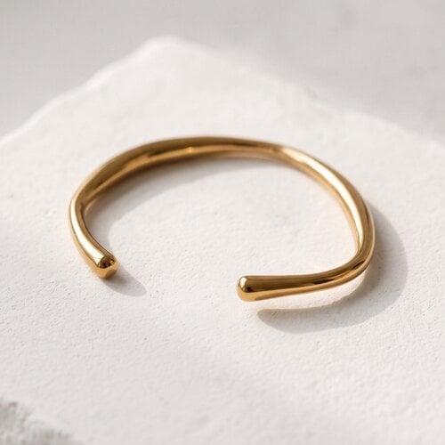 Lundholm Runa – Organic Open Bangle – Gold-Tone Lundholm Runa – Organic Open Bangle – Gold-Tone