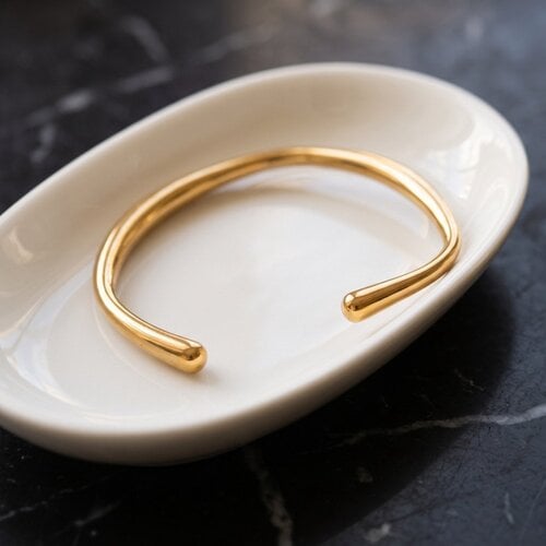 Lundholm Runa – Organic Open Bangle – Gold-Tone Lundholm Runa – Organic Open Bangle – Gold-Tone