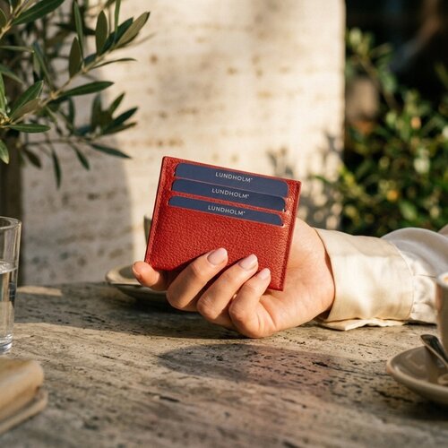 Lundholm Visby – Dunne Pasjeshouder in Leer-look – Rood