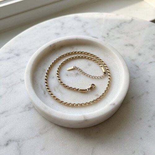 Lundholm Darcy – Gedraaide Schakelketting 3 mm – Goudkleurig Lundholm Darcy – Gedraaide Schakelketting 3 mm – Goudkleurig