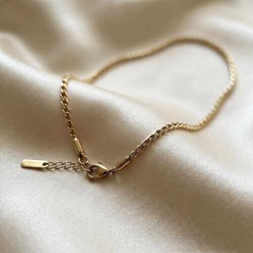 Lundholm Darcy – Gedraaide Schakelketting 3 mm – Goudkleurig Lundholm Darcy – Gedraaide Schakelketting 3 mm – Goudkleurig