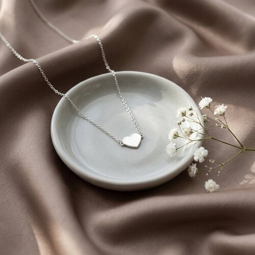 Lundholm Marthe – Dainty Necklace with Small Heart – Silver-Tone Lundholm Marthe – Dainty Necklace with Small Heart – Silver-Tone